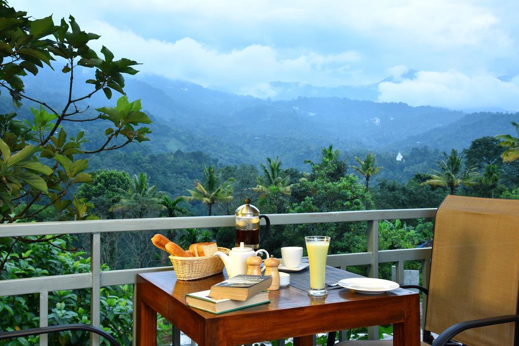 Mistletoe Homestay & Cafe Munnar Eksteriør billede